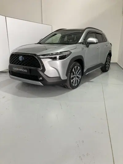 Toyota Corolla Cross Hybrid 2.0h Lounge 2wd 197cv e-cvt del 2022 usata a Barletta