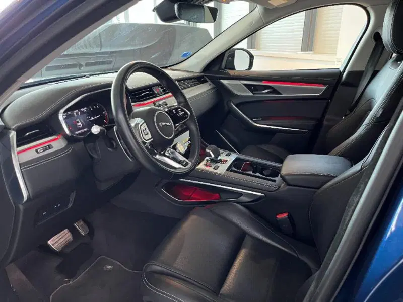 Jaguar F-Pace usata a Venezia (10)