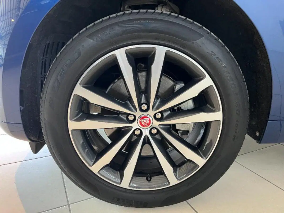 Jaguar F-Pace usata a Venezia (16)