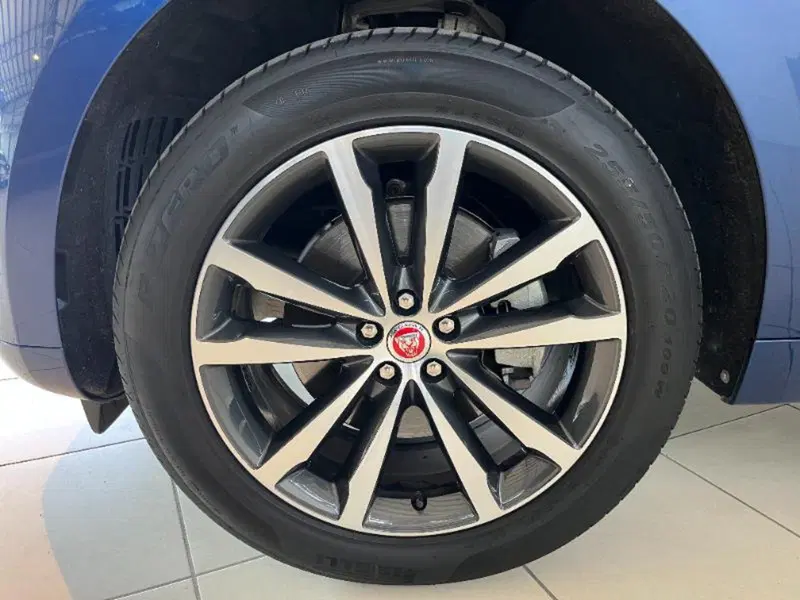 Jaguar F-Pace usata a Venezia (16)