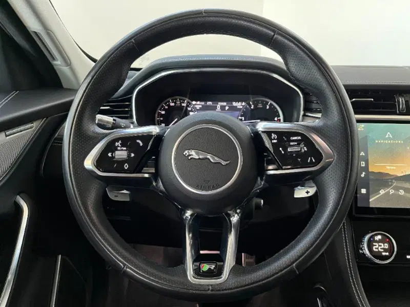 Jaguar F-Pace usata a Venezia (6)