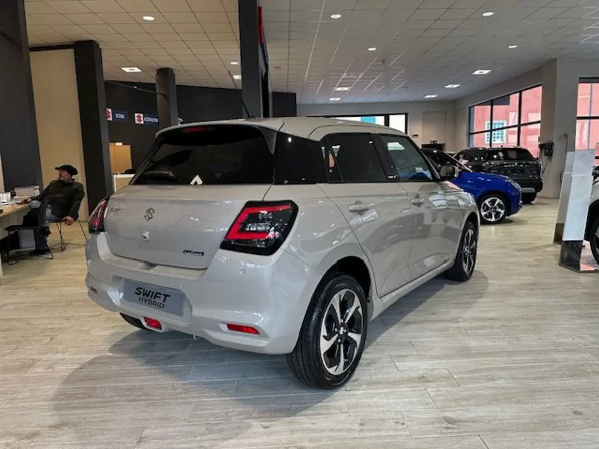 Suzuki Swift nuova a Vercelli (5)