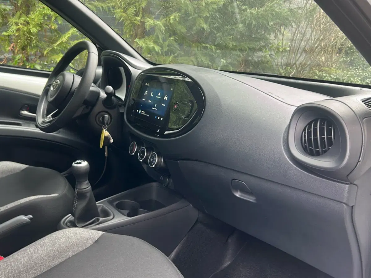 Toyota Aygo X nuova a Vercelli (15)