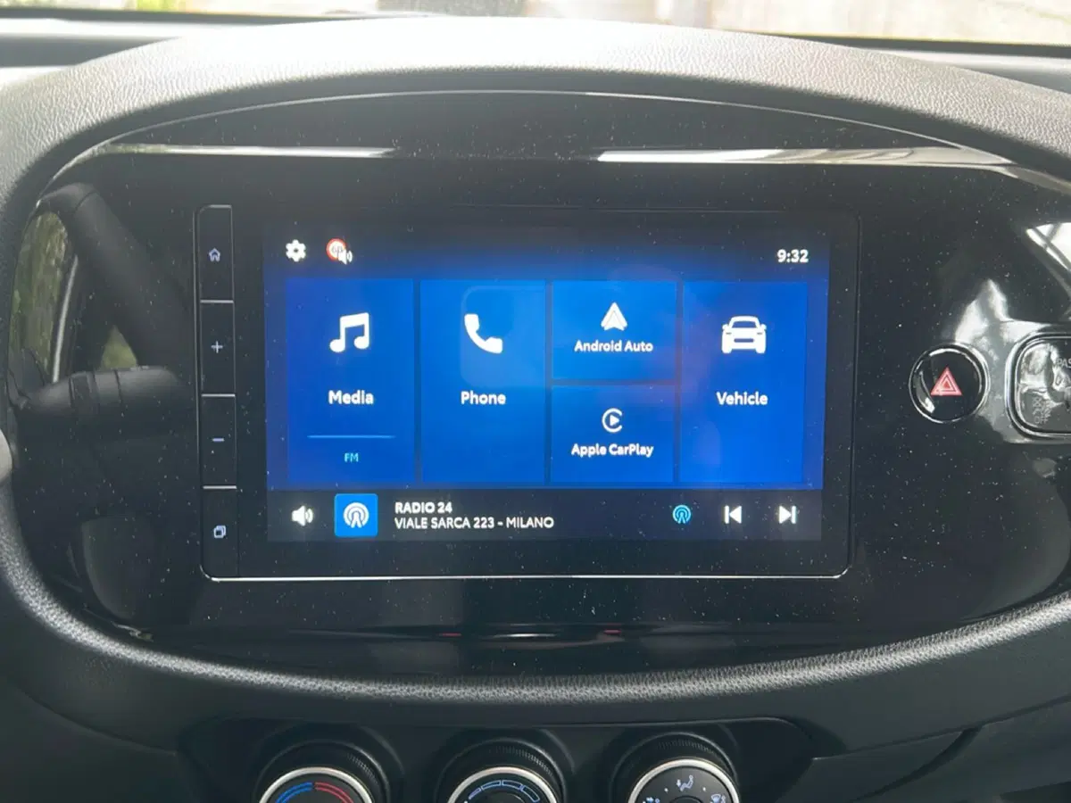 Toyota Aygo X nuova a Vercelli (19)