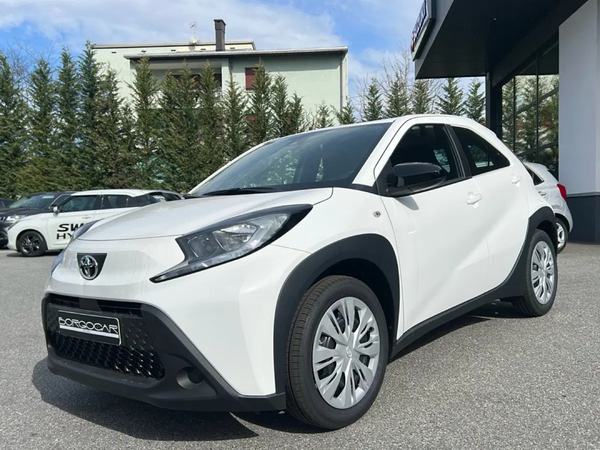 Toyota Aygo X nuova a Vercelli (3)