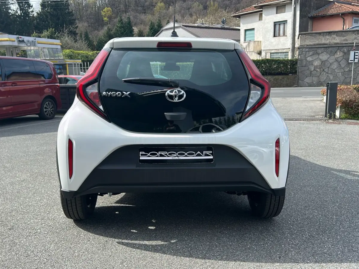 Toyota Aygo X nuova a Vercelli (6)