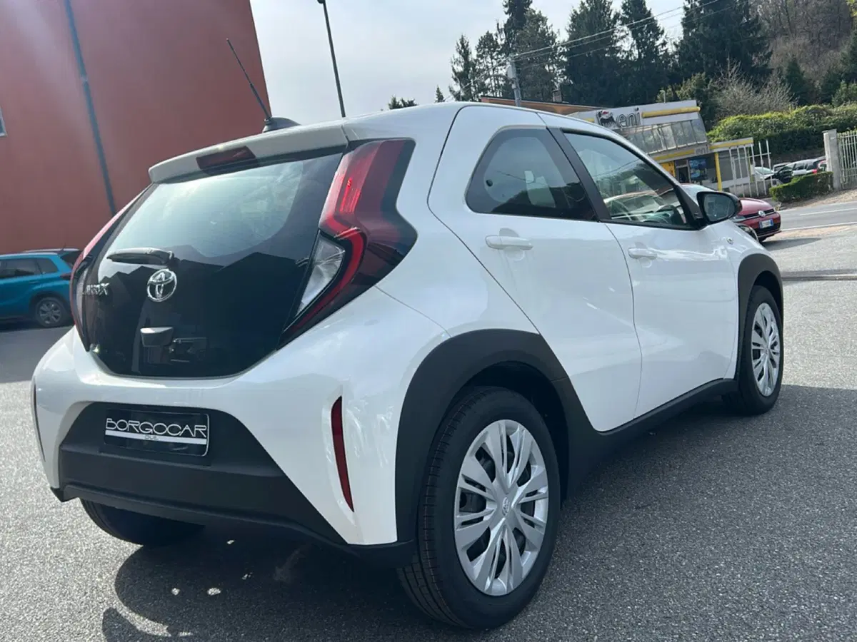 Toyota Aygo X nuova a Vercelli (7)