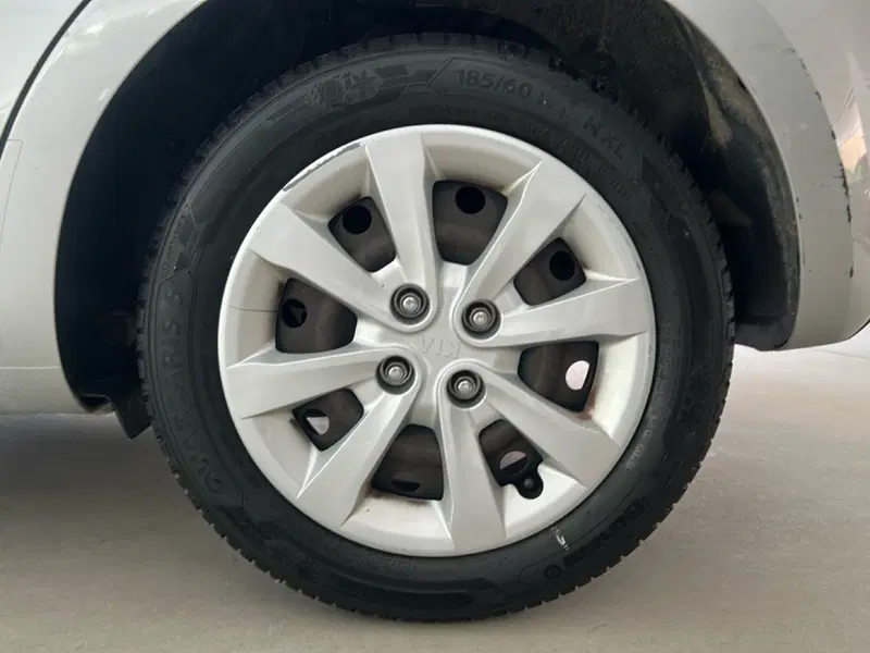 Kia Rio usata a Vercelli (9)