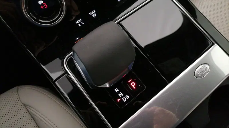 Land Rover Range Rover Velar usata a Roma (15)