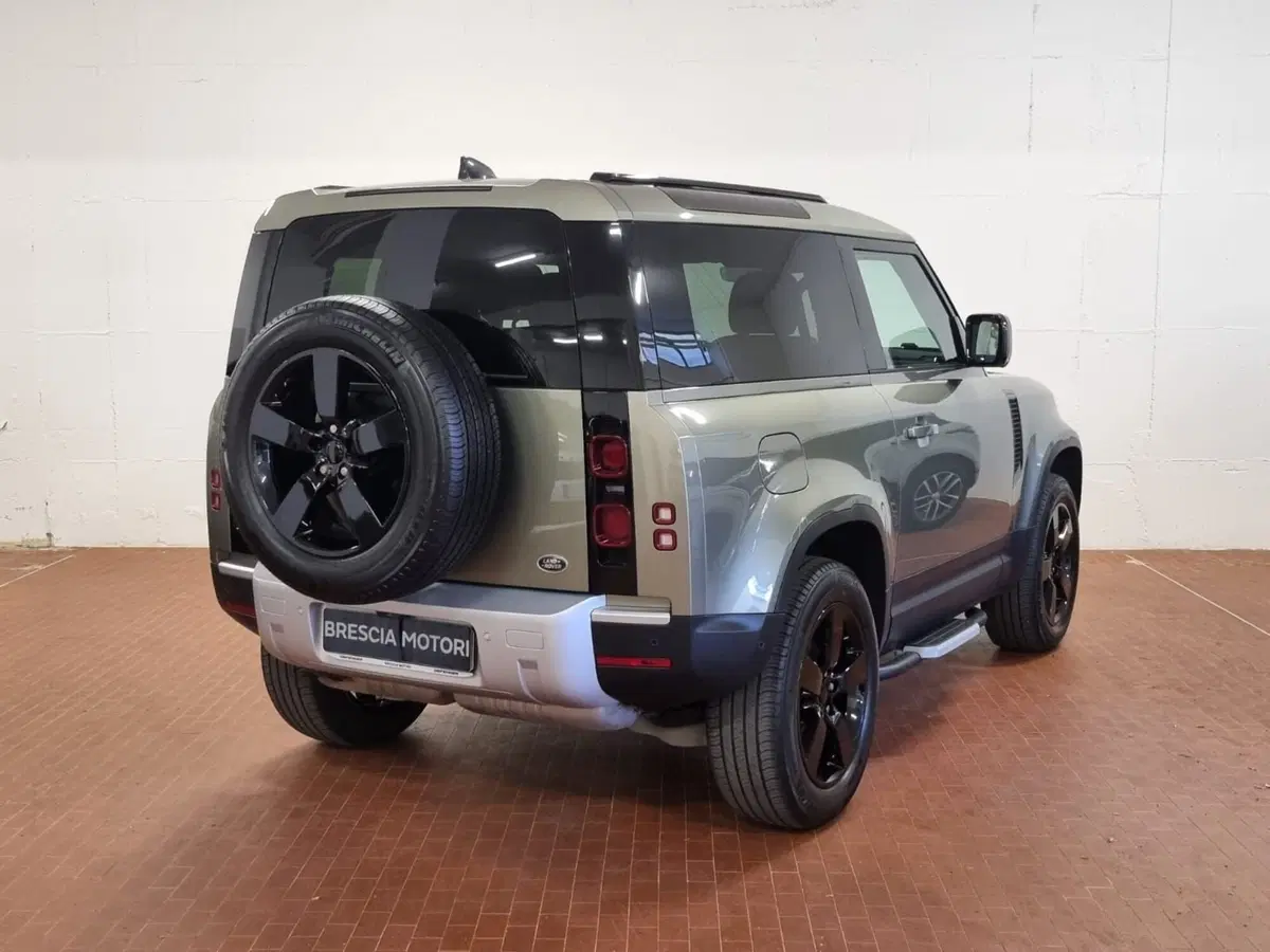 Land Rover Defender usata a Brescia (2)