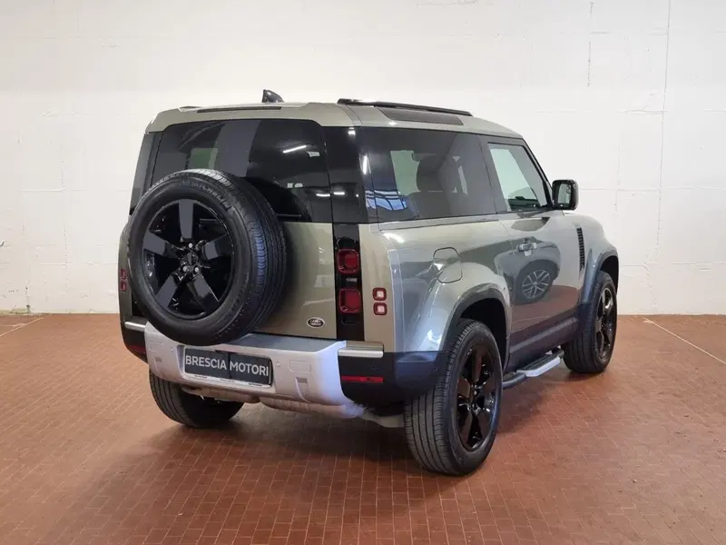 Land Rover Defender usata a Brescia (2)