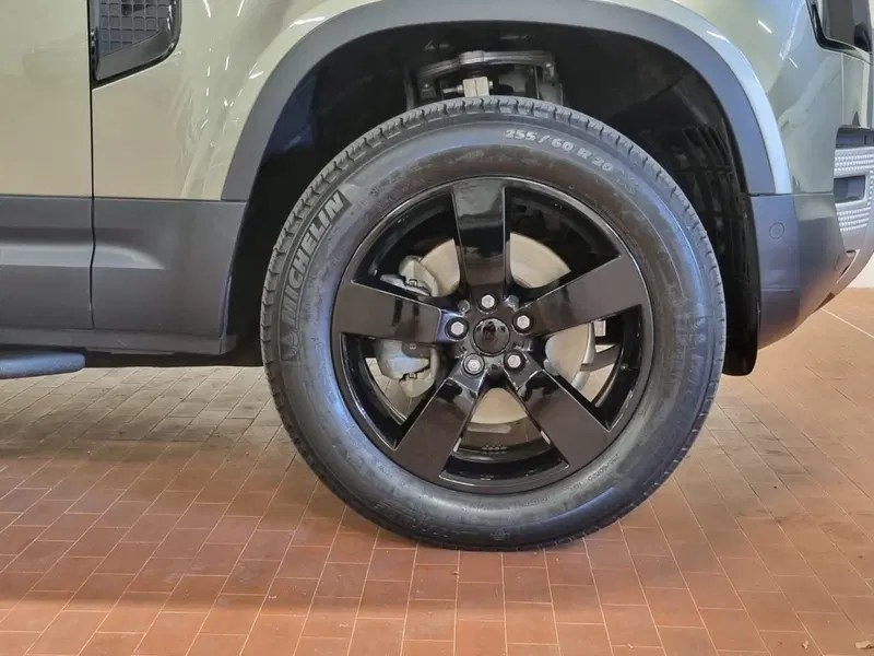 Land Rover Defender usata a Brescia (7)