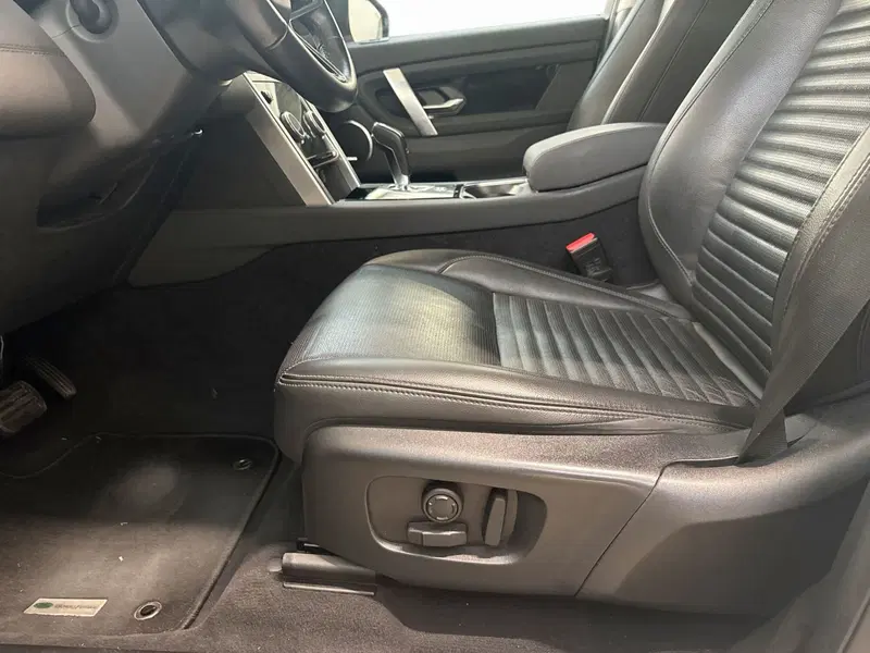 Land Rover Discovery Sport usata a Modena (16)