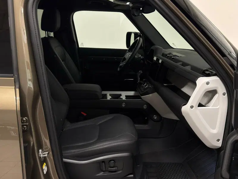 Land Rover Defender usata a Novara (3)