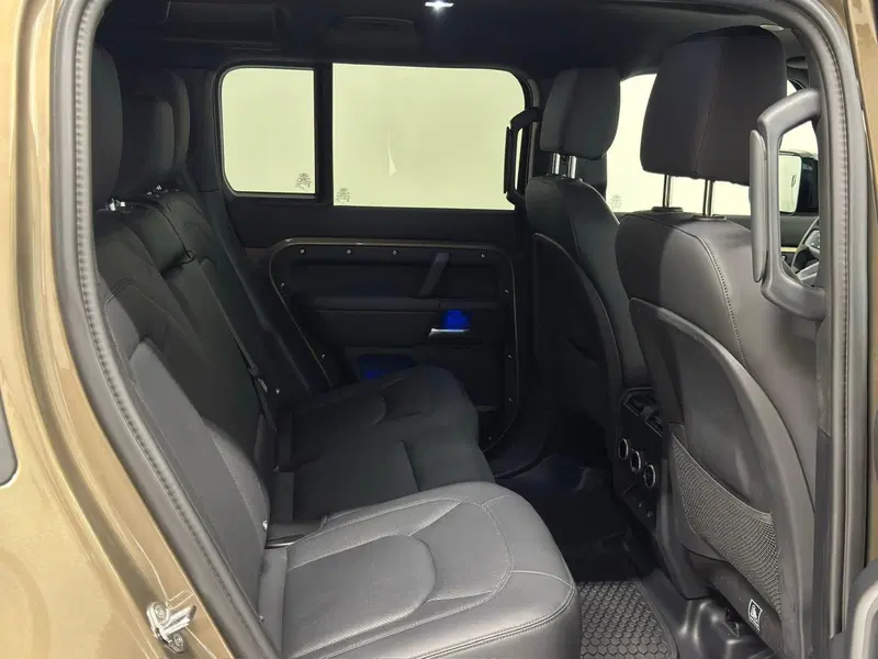 Land Rover Defender usata a Novara (5)