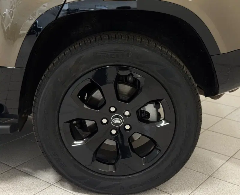 Land Rover Defender usata a Novara (9)