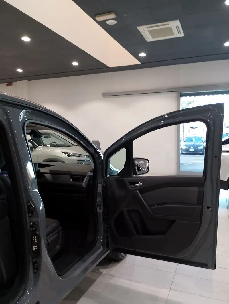 Renault Kangoo nuova a Modena (19)