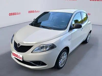 Lancia Ypsilon 1.2 69 CV 5 porte Gold del 2016 usata a Udine