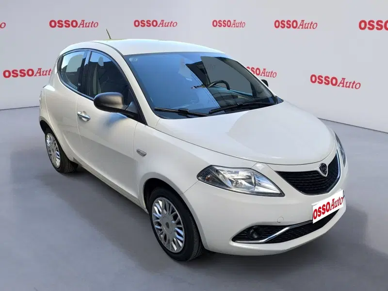 Lancia Ypsilon usata a Udine (2)