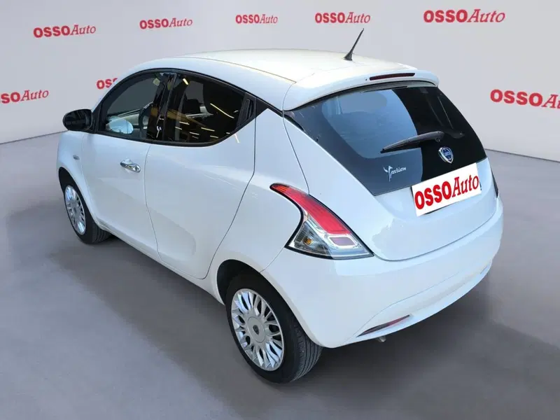 Lancia Ypsilon usata a Udine (4)