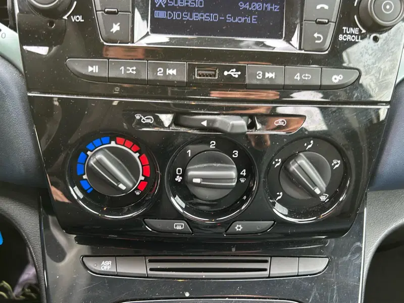 Lancia Ypsilon usata a Latina (17)