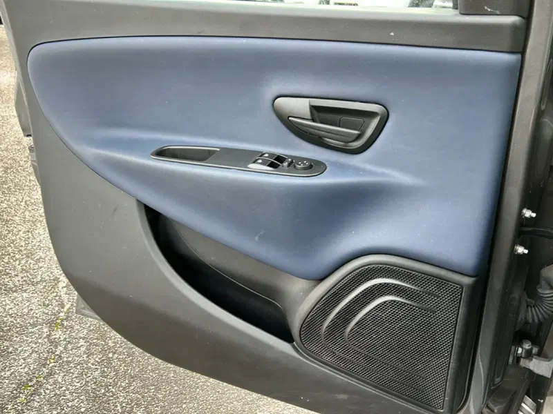 Lancia Ypsilon usata a Latina (19)