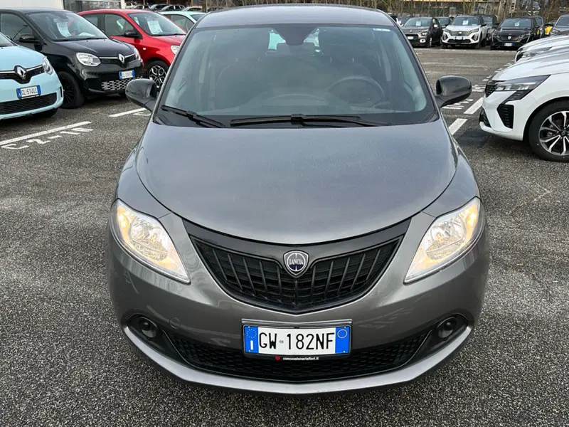 Lancia Ypsilon usata a Latina (7)