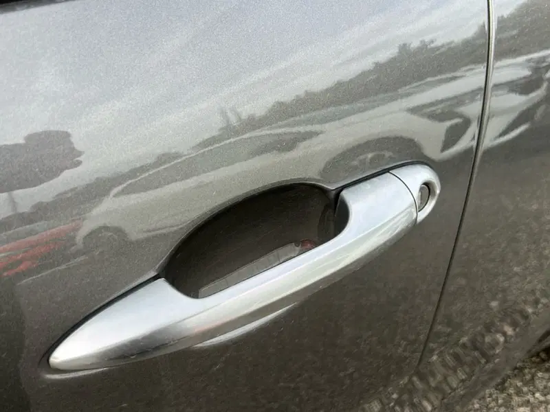 Lancia Ypsilon usata a Latina (9)