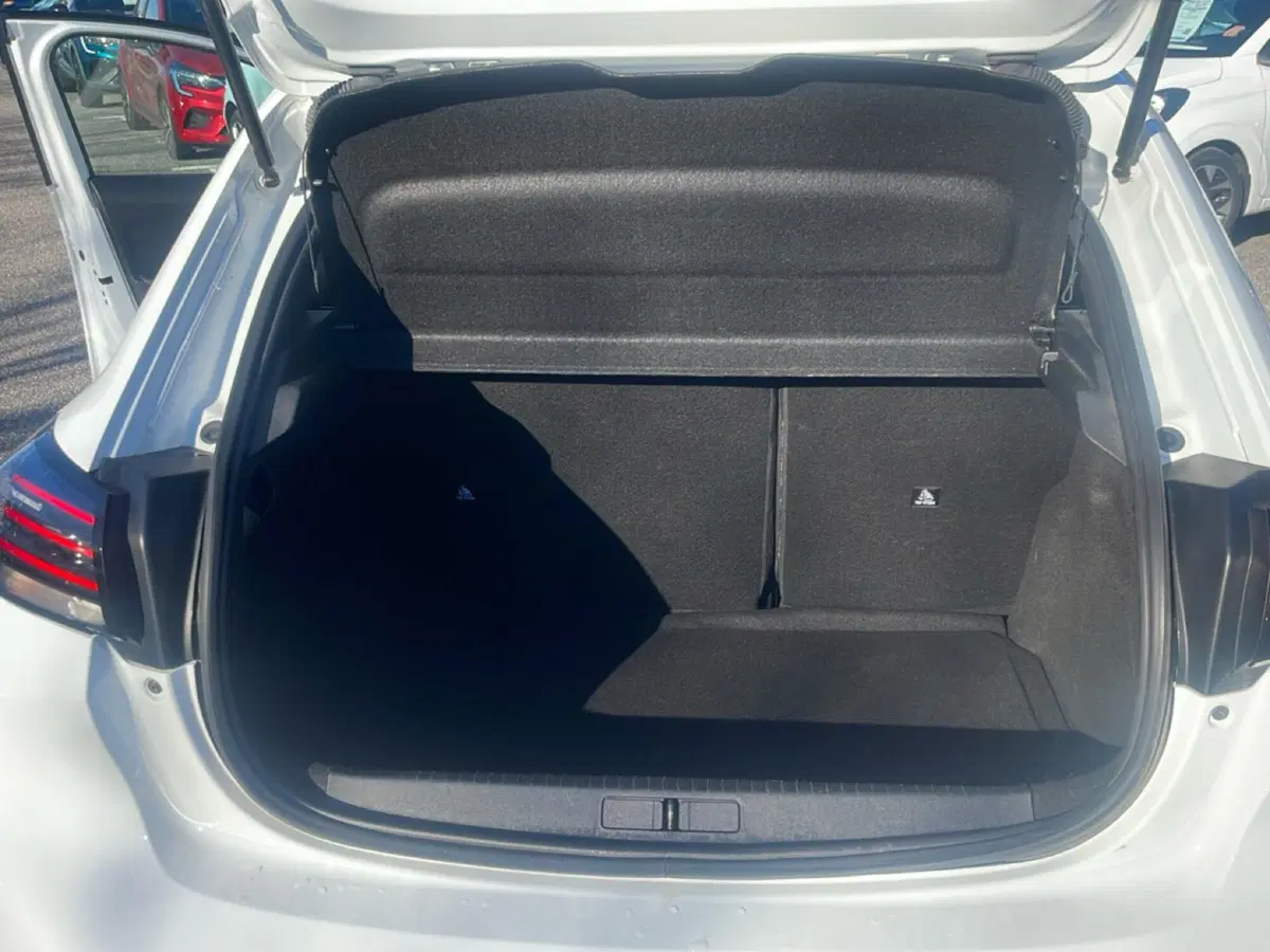 Peugeot 208 usata a Latina (11)