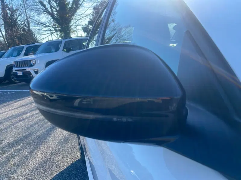 Peugeot 208 usata a Latina (9)