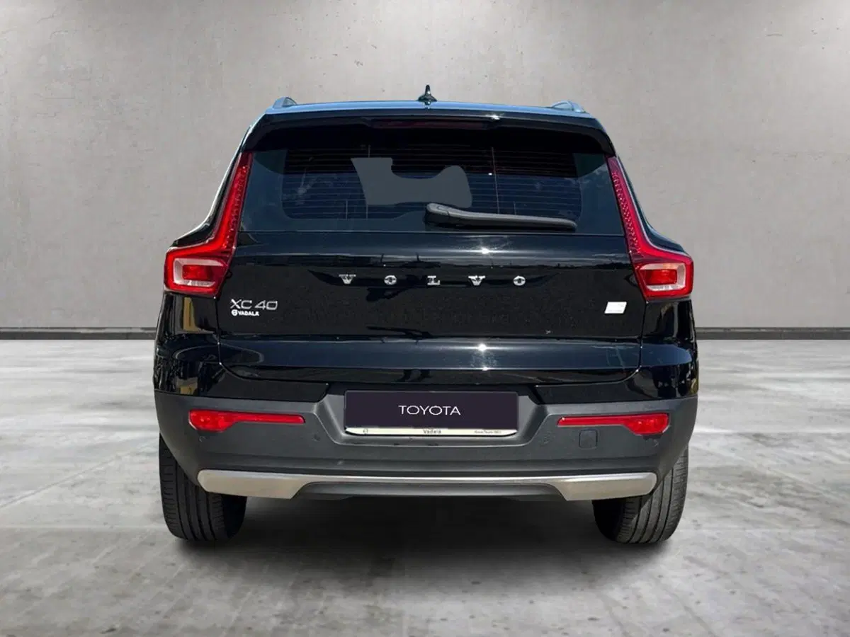 Volvo XC40 usata a Reggio Calabria (11)
