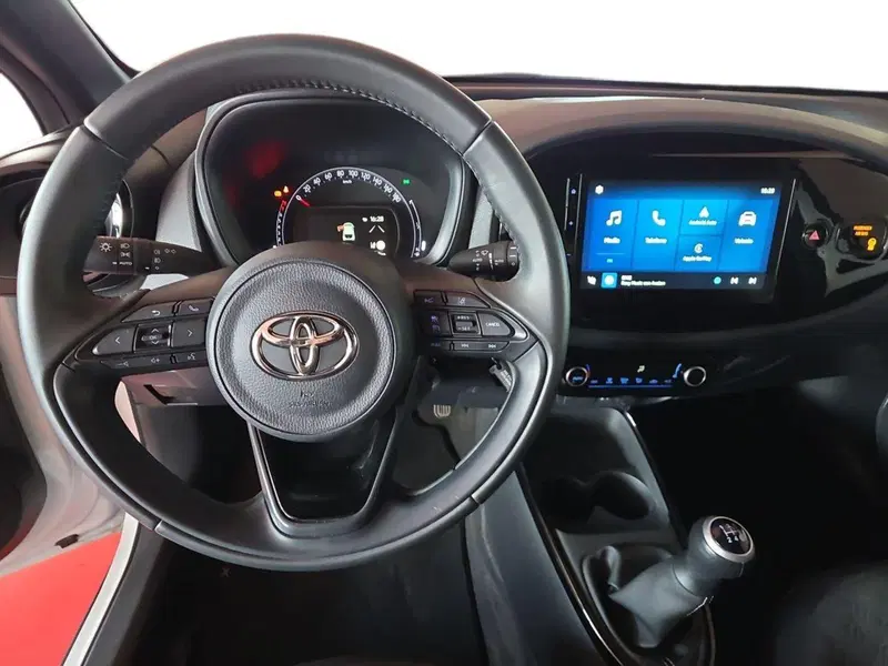 Toyota Aygo X usata a Messina (8)