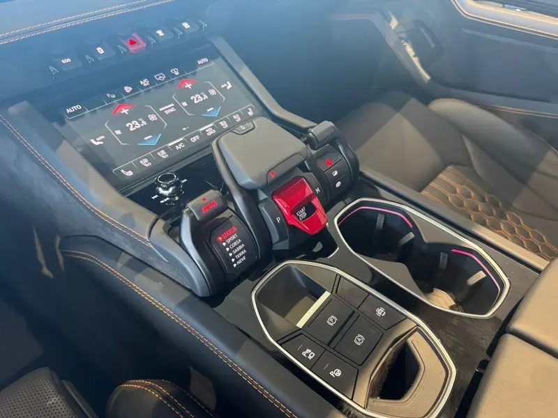 Lamborghini Urus usata a Firenze (19)