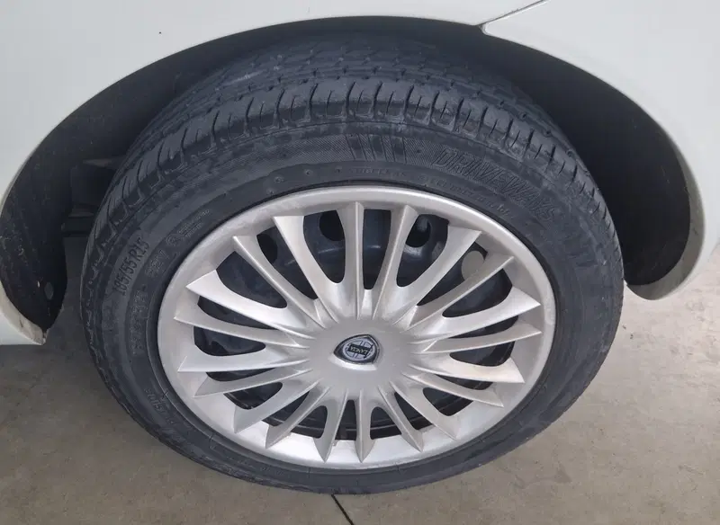 Lancia Ypsilon usata a Terni (14)