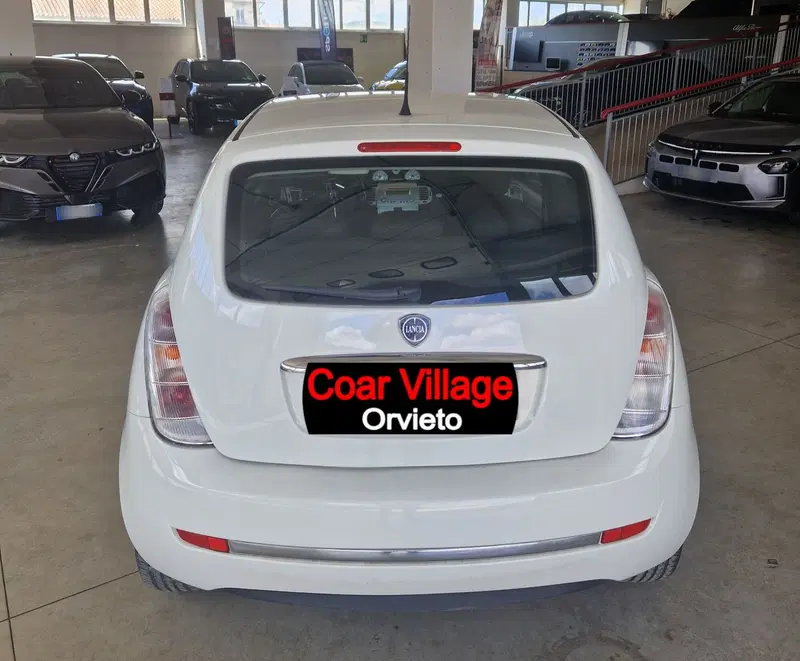 Lancia Ypsilon usata a Terni (5)