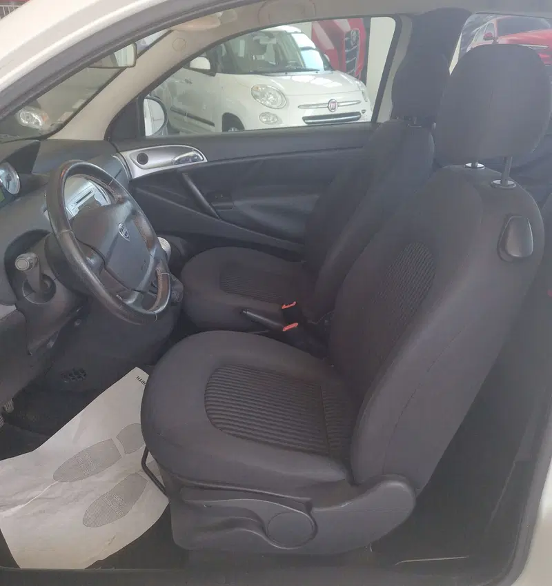 Lancia Ypsilon usata a Terni (7)