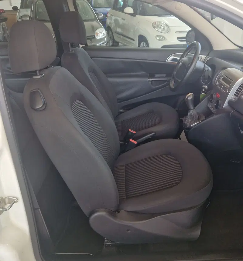 Lancia Ypsilon usata a Terni (8)