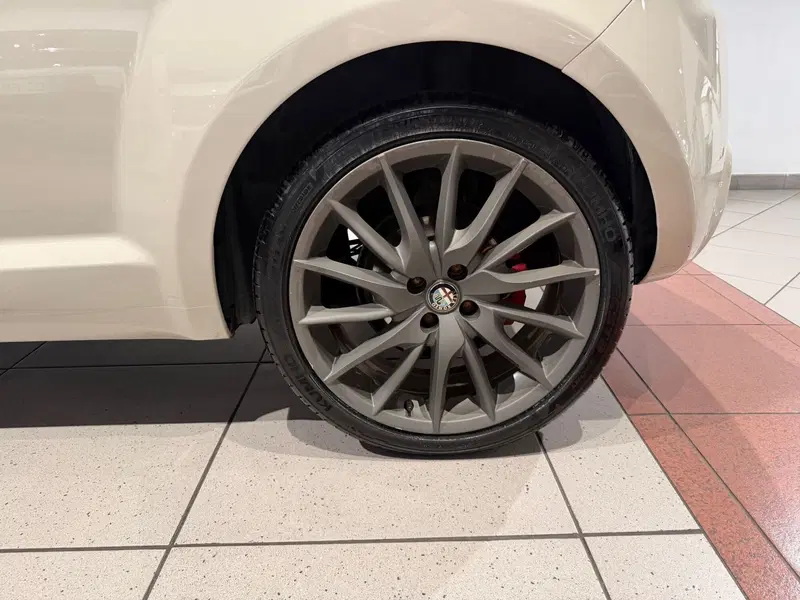 Alfa Romeo MiTo usata a Genova (15)