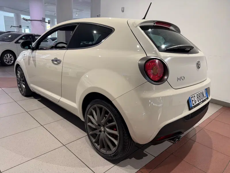 Alfa Romeo MiTo usata a Genova (3)