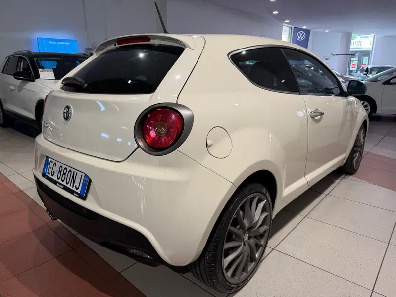 Alfa Romeo MiTo usata a Genova (5)