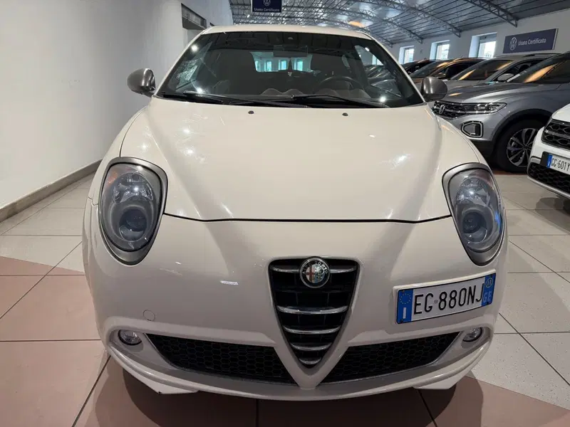 Alfa Romeo MiTo usata a Genova (7)