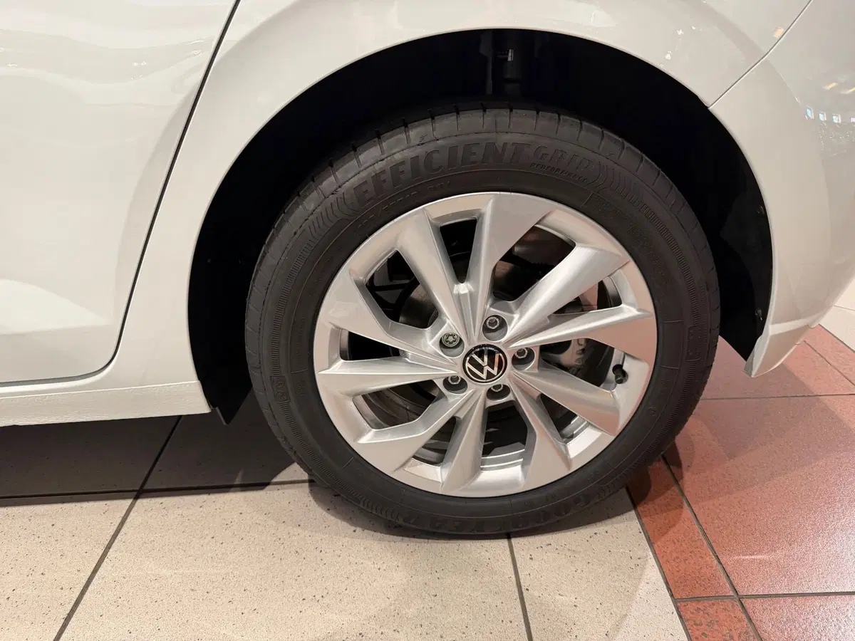 Volkswagen Polo nuova a Genova (14)