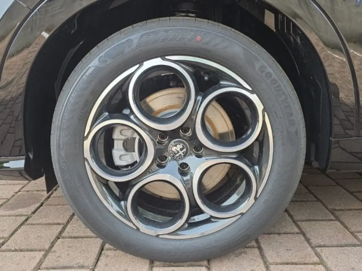 Alfa Romeo Tonale nuova a Monza e Brianza (13)