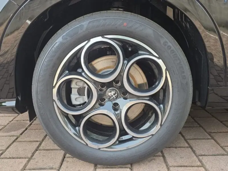 Alfa Romeo Tonale nuova a Monza e Brianza (13)