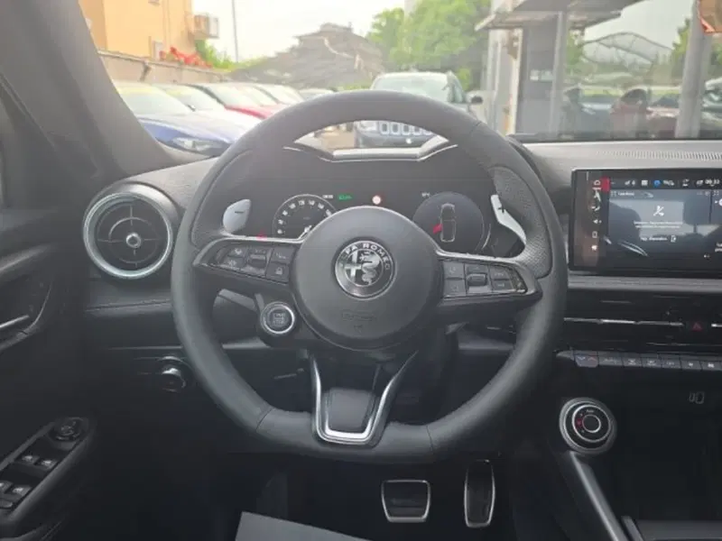 Alfa Romeo Tonale nuova a Monza e Brianza (9)