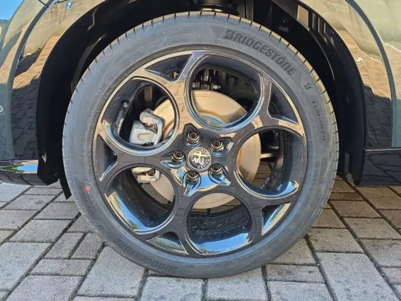 Alfa Romeo Tonale nuova a Monza e Brianza (13)