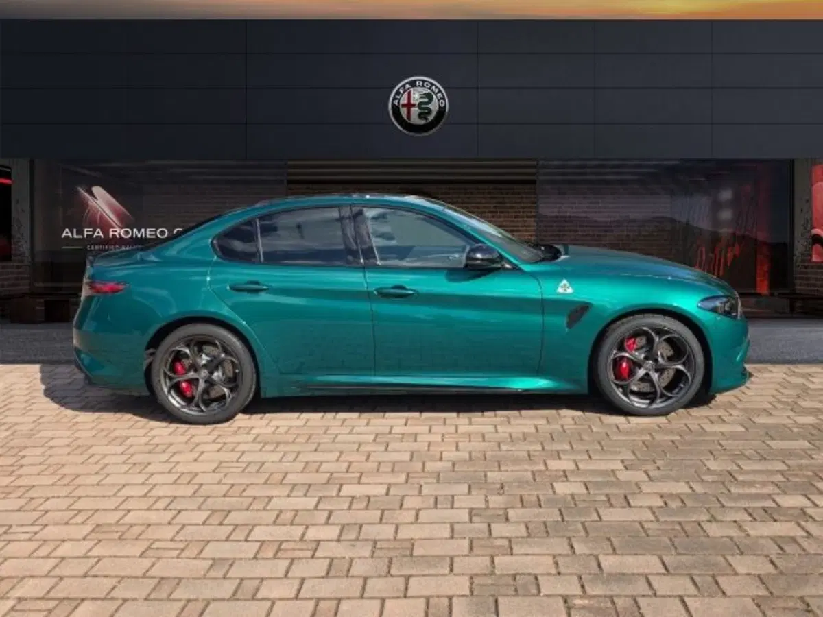 Alfa Romeo Giulia nuova a Monza e Brianza (4)