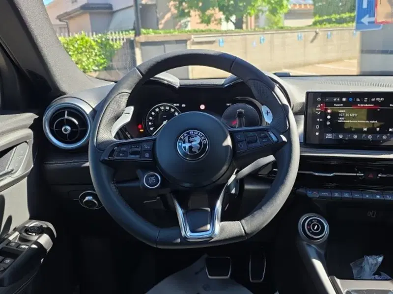 Alfa Romeo Tonale nuova a Monza e Brianza (9)