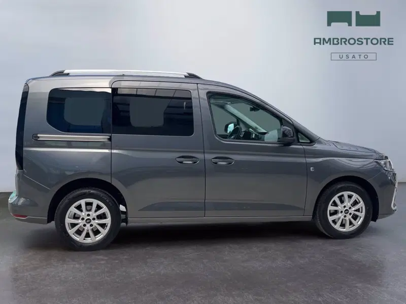 Ford Tourneo Connect usata a Milano (6)