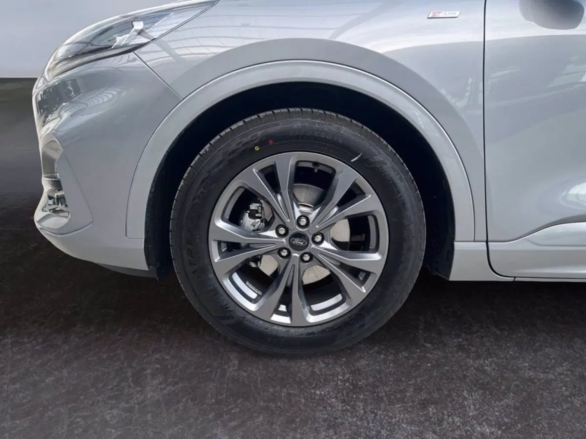 Ford Kuga usata a Milano (9)